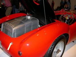 Прикрепленное изображение: 800px-1954_ferrari_375_plus_rear.jpg