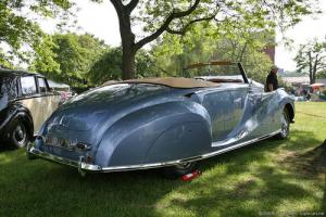 Прикрепленное изображение: Franay_Rolls-Royce_Silver_Wraith_DHC_1947_09.JPG