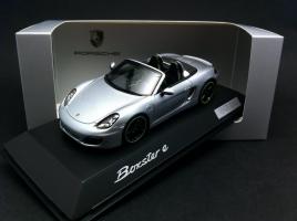 Прикрепленное изображение: Spark-WAP0202040F-Porsche-Boxster-E-type-981-2015-argent-1-43-Spark-WAP0202040F.jpg
