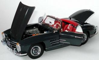 Прикрепленное изображение: mercedes-300-sl-roadster-v-masshtabe-118-mercedes-oem-b66040550-320c5ee892fb8bee66097278f305da3c.jpg
