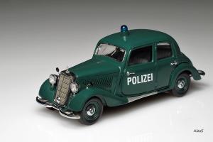 Прикрепленное изображение: Mercedes-Benz W136 170 V Sedan Polizei Schuco.jpg
