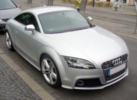 Прикрепленное изображение: 800px-Audi_TTS_Coupé_Eissilber.JPG
