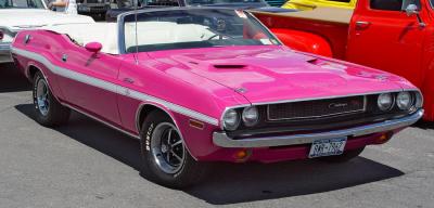 Прикрепленное изображение: 1970-Dodge-Challenger-RT-Convertible-Pink-Front-Angle-sy_resize.jpg