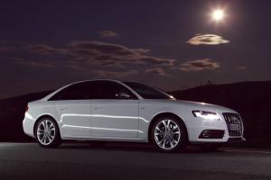 Прикрепленное изображение: 2009audis4-2.jpg