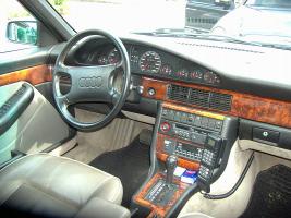 Прикрепленное изображение: 800px-Audi_V8_innen.JPG