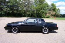 Прикрепленное изображение: 1987_Buick_GNX_black_C_640.jpeg