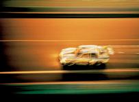 Прикрепленное изображение: Bmw_Art_Car_1977_320i_Lichtenstein_4_lg.jpg