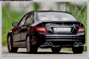 Прикрепленное изображение: AutoArt_Mercedes_C63AMG.jpg