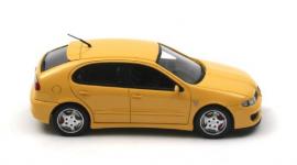 Прикрепленное изображение: SEAT_Leon_MK1_Cupra_R_Yellow_1997_2.jpg