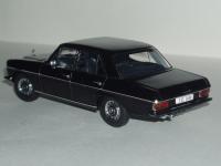 Прикрепленное изображение: Mercedes_Benz_8_220D_2.jpg