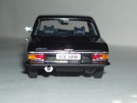 Прикрепленное изображение: Mercedes_Benz_8_220D_4_5.JPG