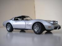 Прикрепленное изображение: Chevrolet_Corvette_25th_Anniversary_Edition_1978__AutoArt___11_.JPG