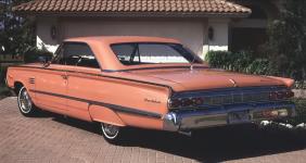 Прикрепленное изображение: Mercury_Marauder_Montclair_2_door_Hardtop_1964__2_.jpg