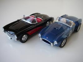 Прикрепленное изображение: Chevrolet_Corvette_1957___Shelby_Cobra_427_1965__Bburago__1_24.JPG