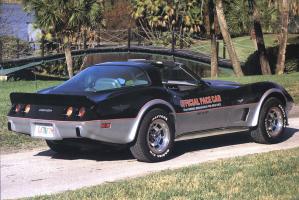 Прикрепленное изображение: Chevrolet_Corvette_Indy_500_Pace_Car_Replica_1978__4_.jpg