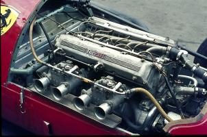 Прикрепленное изображение: Ferrari_4_Zyl___2480_ccm__Bj__1954.jpg