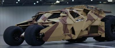 Прикрепленное изображение: batmanbegins_tumbler_large.jpg