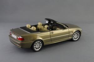 Прикрепленное изображение: BMW_3er_Cabrio_Individual_Kyosho_for_BMW_80_43_0_395_004_02.jpg