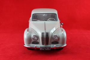 Прикрепленное изображение: BMW_501_Autoart_for_BMW_80_43_0_393_098_04.jpg
