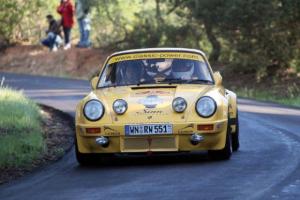 Прикрепленное изображение: Porsche_911_RSR_with_Walter_Rohrl_on_tarmac_620x413.jpg