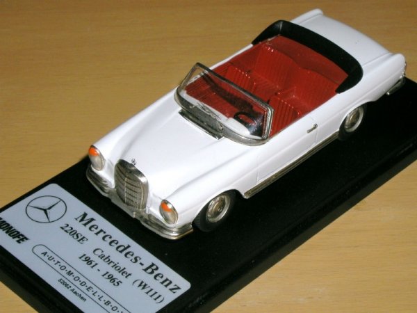Mercedes-Benz W111 Cabrio 220 SE metal43