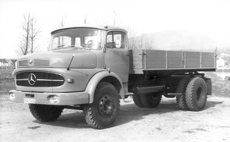 Mercedes_Benz_LAK_334.jpg