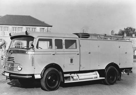 Brannbil_Mercedes_Benz_LPF_311.jpg