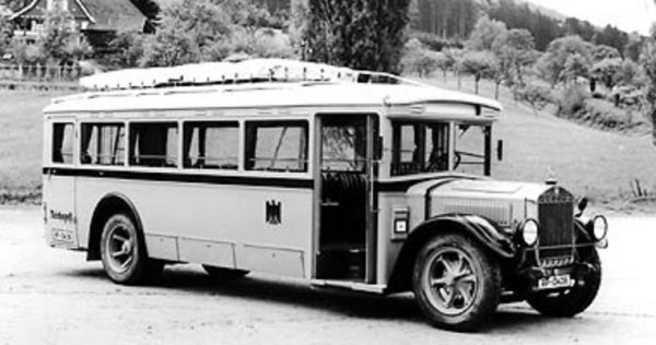 DaimlerLo2000_1925.jpg