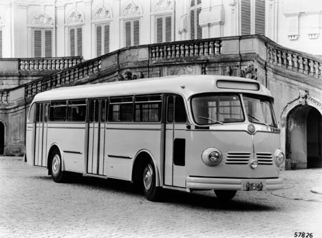 Mercedes_Benz_O_6600_H.jpg