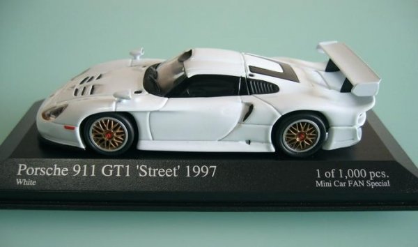 PORSCHE 911 GT1 WHITE Mini Car FAN