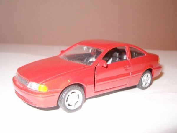 volvoc70.jpg
