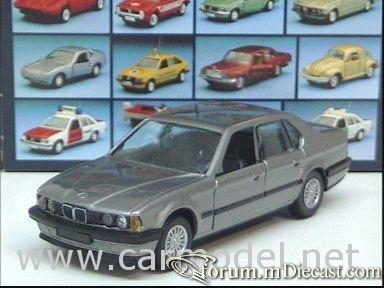 BMW E32 7-series 1986 Gama.jpg