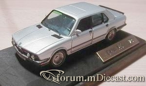 BMW E28 M5.jpg