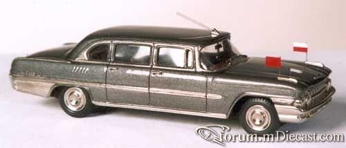 ZIL 111G 1963 AGD.jpg
