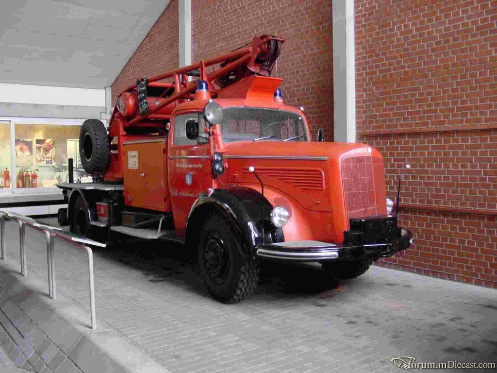 Mercedes_Benz_LA_6600.JPG
