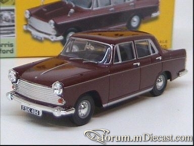 Morris Oxford V Vanguards.jpg