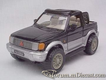 Mitsubishi Pajero II SWB Open.jpg