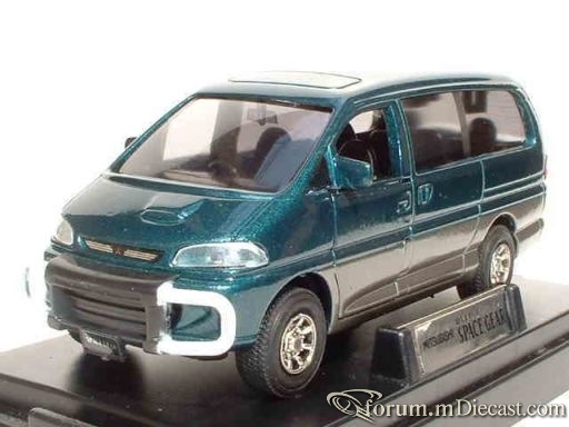 Mitsubishi Space Gear MTech.jpg