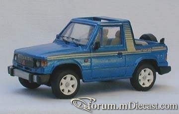 Mitsubishi Pajero I SWB Open.jpg