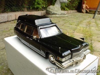 Cadillac 1976 Fleetwood Hearse.jpg