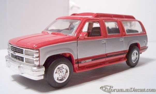 Chevrolet Suburban Road Champs.jpg