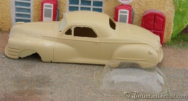 Chrysler Royal Club Coupe 1946 Vitesse-Provence Moulage.jpg