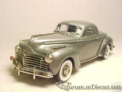 Chrysler Saratoga 1941 2d Brooklin.jpg
