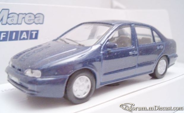 Fiat Marea 4d 1998 Maisto.jpg