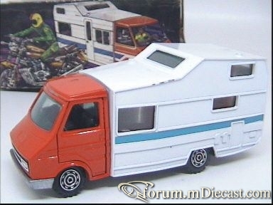 Fiat 242 Camper.jpg