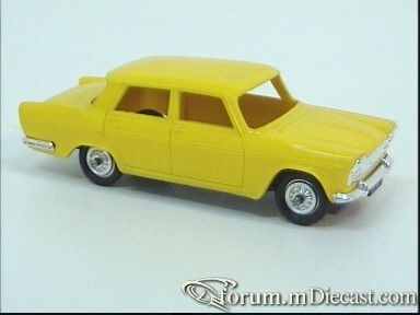 Fiat 2300 4d.jpg