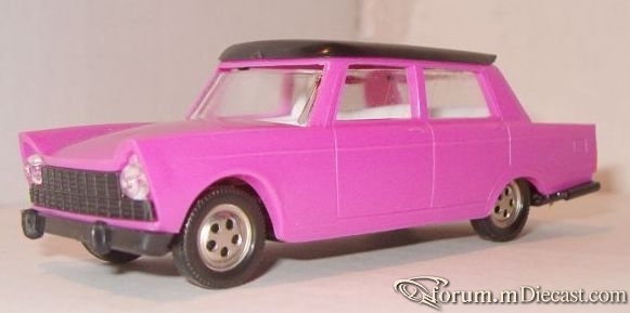 Fiat 1800 4d KDN.jpg