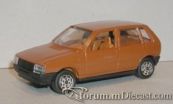 Fiat Uno 1984 5d Polistil.jpg