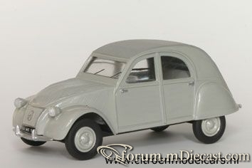 Citroen 2CV 1949 Heller.jpg
