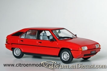 Citroen BX 5d 1984 Universal Hobbies.jpg
